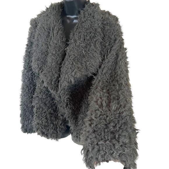 Vero Moda Faux Fur Jacket - Picture 14 of 14